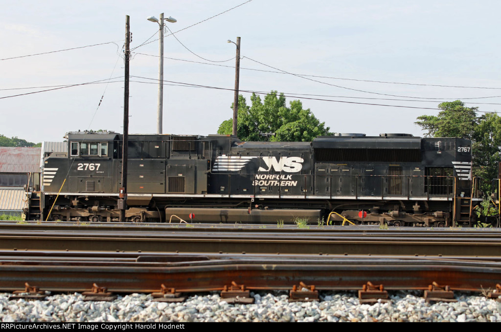 NS 2767, the first SD70M-2 I've seen since they were "unretired"